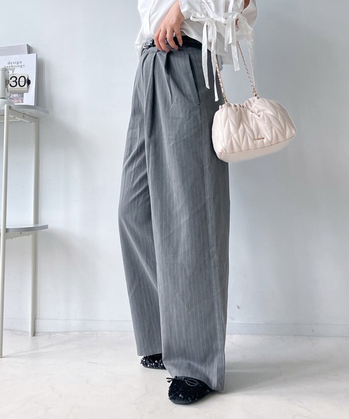 AS KNOW AS plus（アズノゥアズプラス）の「◇ベルト付き タックワイドスラックスパンツ（スラックス・レディース・グレー/グレー系/ブラック/ブラウン系・FREE）」の16枚目の写真