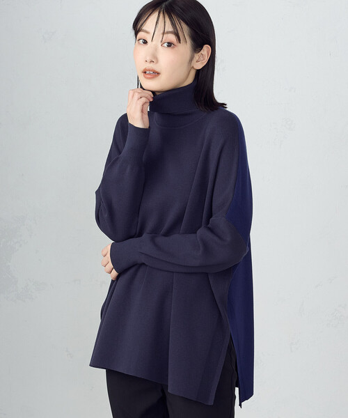 COMME CA ISM（コムサイズム）の「バイカラー　ポンチョニット（ニット/セーター・レディース・ネイビー/アイボリー/チャコール・FREE）」の14枚目の写真