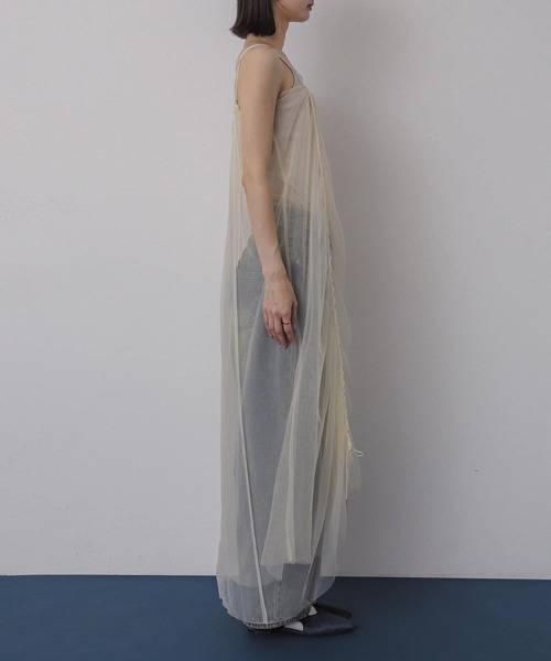 SENSE OF PLACE by URBAN RESEARCH(センスオブプレイスバイアーバンリサーチ)の「チュールレイヤードキャミワンピース(ワンピース・レディース・アイボリー/ブラウン/チャコールグレー・ONE)」の17枚目の写真