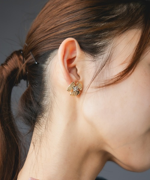 Os accessory（オズアクセサリー）の「【金属アレルギー対応】Os　-オズ-　メタルフラワーピアス　C（ピアス（両耳用）・レディース・ゴールド/シルバー・FREE）」の15枚目の写真