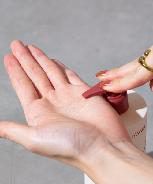 BIRTHDAY BAR(バースデイバー)の「【LOWVIBE ロウバイブ】HAND WASH(ハンドケア/ハンドクリーム・レディース・ホワイト/ボルドー・0)」の6枚目の写真