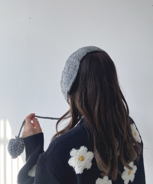 AS KNOW AS plus（アズノゥアズプラス）の「耳あて ポンポンニットイヤーマフ（イヤーマフ・レディース・ブラック/アイボリー/グレー/レッド・FREE）」の7枚目の写真