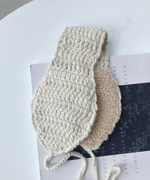 AS KNOW AS plus（アズノゥアズプラス）の「耳あて ポンポンニットイヤーマフ（イヤーマフ・レディース・ブラック/アイボリー/グレー/レッド・FREE）」の11枚目の写真