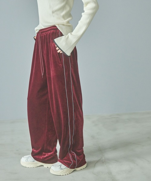 LAKOLE（ラコレ）の「ベロアトラックパンツ / 151771（その他パンツ・レディース・ブラック/グレー/グリーン/ボルドー・FREE）」の15枚目の写真