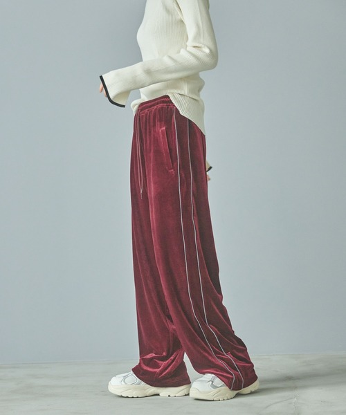 LAKOLE（ラコレ）の「ベロアトラックパンツ / 151771（その他パンツ・レディース・ブラック/グレー/グリーン/ボルドー・FREE）」の16枚目の写真