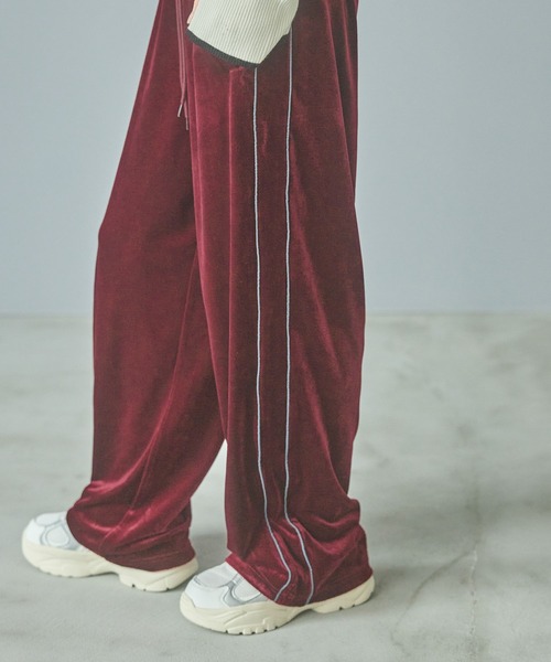 LAKOLE（ラコレ）の「ベロアトラックパンツ / 151771（その他パンツ・レディース・ブラック/グレー/グリーン/ボルドー・FREE）」の18枚目の写真