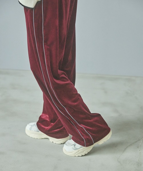 LAKOLE（ラコレ）の「ベロアトラックパンツ / 151771（その他パンツ・レディース・ブラック/グレー/グリーン/ボルドー・FREE）」の19枚目の写真