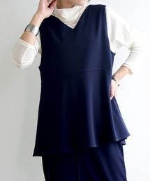 and it_（アンドイット）の「梨地ペプラムプルオーバーベスト（ベスト）」