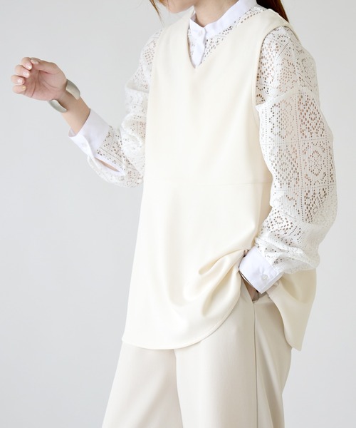 and it_（アンドイット）の「梨地ペプラムプルオーバーベスト（ベスト・レディース・アイボリー/ラベンダー/ブラック/ネイビー・M/L）」の5枚目の写真