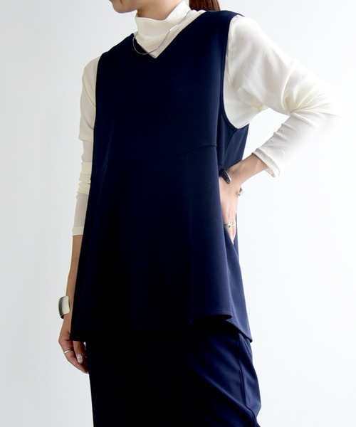and it_（アンドイット）の「梨地ペプラムプルオーバーベスト（ベスト・レディース・アイボリー/ラベンダー/ブラック/ネイビー・M/L）」の13枚目の写真