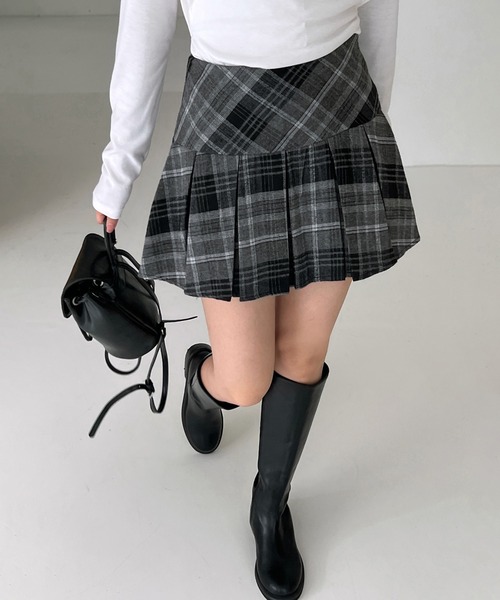 by muni:r（バイ ムニール）の「ハーフプリーツチェックスカート（スカート・レディース・ブラック/ブラウン・SMALL/MEDIUM）」の9枚目の写真