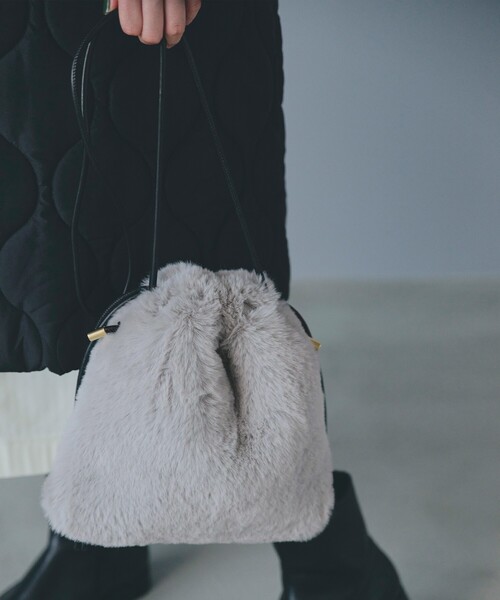 grove（グローブ）の「◆リサイクルエコファー巾着ショルダー（ショルダーバッグ・レディース・グレー/ブラウン系/ライトグレー・00）」の2枚目の写真