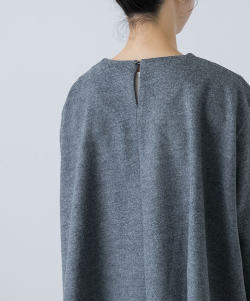 新品タグ付き アーバンリサーチ かぐれ ウールフレアプルオーバー　 BLACK かぐれ（カグレ）の「ウールフレアプルオーバー（Tシャツ/カットソー