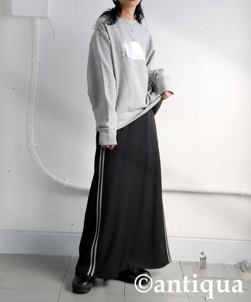 antiqua(アンティカ)の「箔プリント裏毛プルオーバー(スウェット・レディース・グレー/ブラック・ONESIZE)」の5枚目の写真