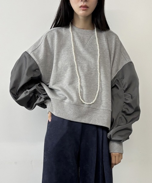 NICOLE white（ニコルホワイト）の「異素材使い裏起毛プルオーバー（Tシャツ/カットソー・レディース・グレー/ホワイト/チャコール・FREE）」の2枚目の写真