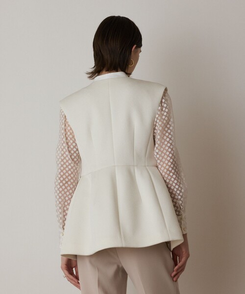 GRACE CONTINENTAL(グレースコンチネンタル)の「ダンボールニットジレジャケット(ノーカラージャケット・レディース・ブラック/キナリ・38/36)」の20枚目の写真