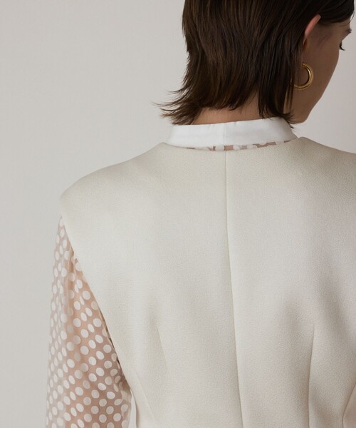 GRACE CONTINENTAL(グレースコンチネンタル)の「ダンボールニットジレジャケット(ノーカラージャケット・レディース・ブラック/キナリ・38/36)」の3枚目の写真