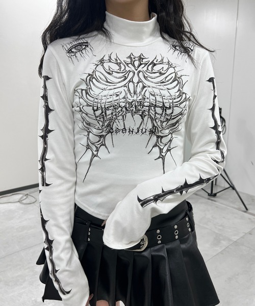 Figments（フィグメンツ）の「スカルハイネックトップ（Tシャツ/カットソー・レディース・ホワイト/ブラック・FREE）」の2枚目の写真