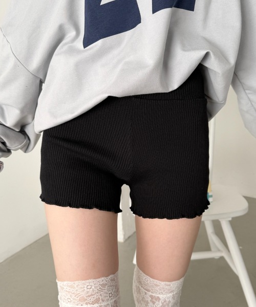 SOLLON.(ソルロン)の「フリルリブニットショートパンツ(その他パンツ・レディース・ブラック/グレー・FREE)」の1枚目の写真