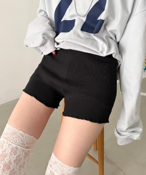 SOLLON.(ソルロン)の「フリルリブニットショートパンツ(その他パンツ・レディース・ブラック/グレー・FREE)」の5枚目の写真