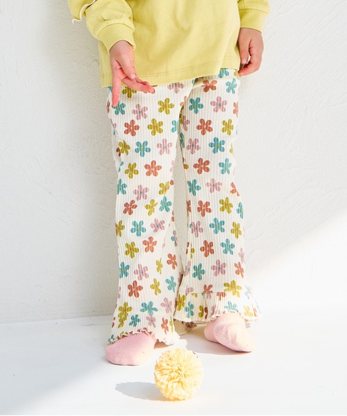 pairmanon（ペアマノン）の「【リブコットン100】ガールズ テレコ 裾フレアパンツ（その他パンツ・キッズ・ブラック/ブラック系その他2/ブラウン/ホワイト系その他/ベージュ/ブラック系その他/ベージュ系その他/ホワイト系その他3/ホワイト系その他2/ブラウン系その他/ピンク系その他/ホワイト系その他4・100/110/140/90/130/150/120）」の2枚目の写真