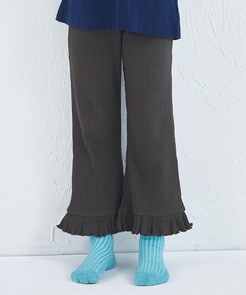 pairmanon（ペアマノン）の「【リブコットン100】ガールズ テレコ 裾フレアパンツ（その他パンツ・キッズ・ブラック/ブラック系その他2/ブラウン/ホワイト系その他/ベージュ/ブラック系その他/ベージュ系その他/ホワイト系その他3/ホワイト系その他2/ブラウン系その他/ピンク系その他/ホワイト系その他4・100/110/140/90/130/150/120）」の9枚目の写真