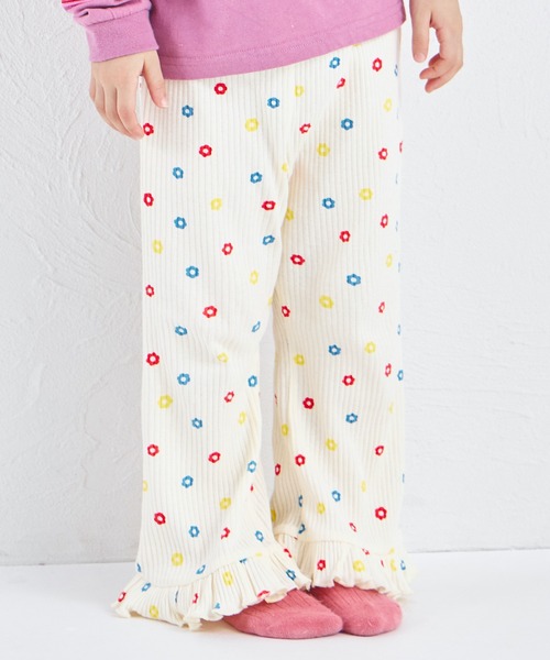 pairmanon（ペアマノン）の「【リブコットン100】ガールズ テレコ 裾フレアパンツ（その他パンツ・キッズ・ブラック/ブラック系その他2/ブラウン/ホワイト系その他/ベージュ/ブラック系その他/ベージュ系その他/ホワイト系その他3/ホワイト系その他2/ブラウン系その他/ピンク系その他/ホワイト系その他4・100/110/140/90/130/150/120）」の3枚目の写真