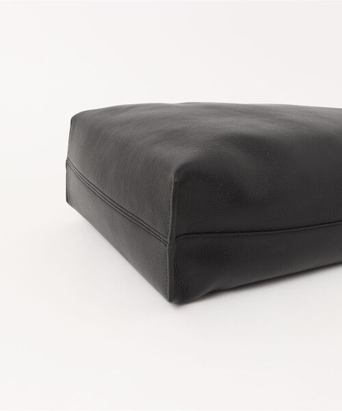 A.P.C.(アーペーセー)の「CABAS MAIKO MEDIUM(ショルダーバッグ・レディース・ブラック・ONESIZE)」の2枚目の写真