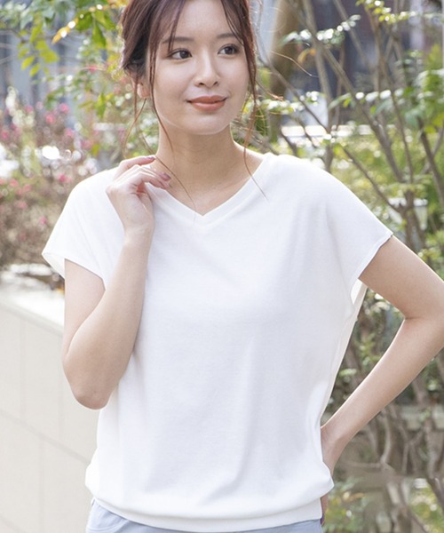aquagarage(アクアガレージ)の「2タイプから選べるカットソー VネックorUネック(Tシャツ/カットソー・レディース・ブラック/ホワイト/グレイッシュブルー/ベージュ・LL2/LL1/M2/L2/S2/S1/L1/M1)」の10枚目の写真