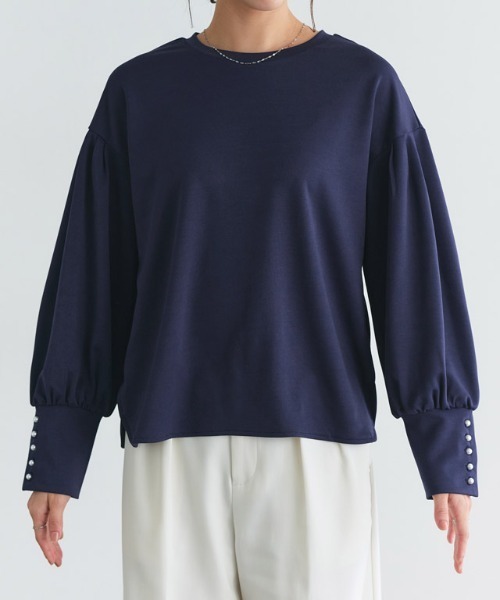 Pierrot(ピエロ)の「パールボタンボリュームスリーブカットソー(Tシャツ/カットソー・レディース・ブラック/ネイビー/グレイッシュベージュ/オフホワイト・M/L)」の9枚目の写真