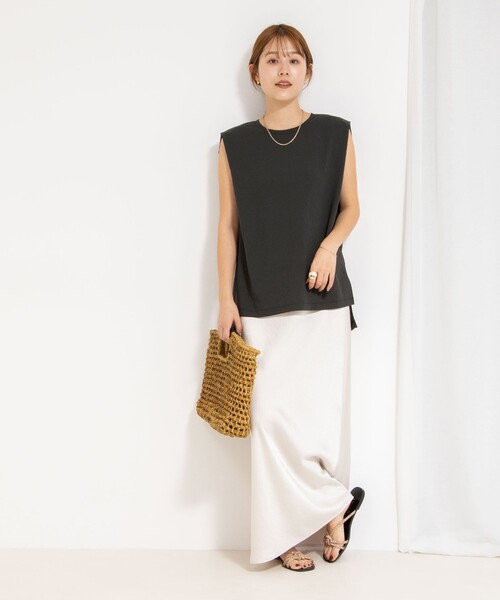 NOLLEY’S(ノーリーズ)の「◇【WEB限定】デザインサテンバイアスタイトスカート(スカート・レディース・ブラック/アイボリー・38/36)」の3枚目の写真