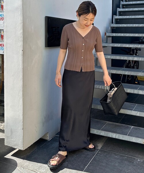 NOLLEY’S(ノーリーズ)の「◇【WEB限定】デザインサテンバイアスタイトスカート(スカート・レディース・ブラック/アイボリー・38/36)」の20枚目の写真