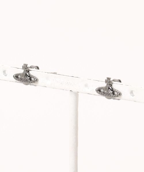 Vivienne Westwood（ヴィヴィアンウエストウッド）の「FARAH EARRINGS（ネックレス・レディース・ピンクゴールド/ゴールド/シルバー/ブラック・FREE）」の2枚目の写真