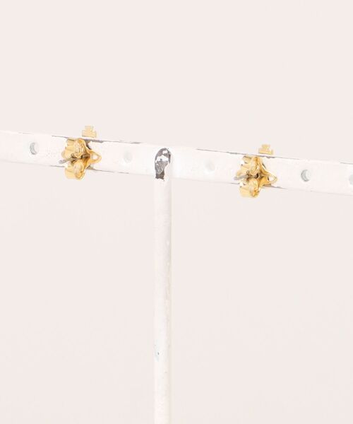 Vivienne Westwood（ヴィヴィアンウエストウッド）の「FARAH EARRINGS（ネックレス・レディース・ピンクゴールド/ゴールド/シルバー/ブラック・FREE）」の5枚目の写真