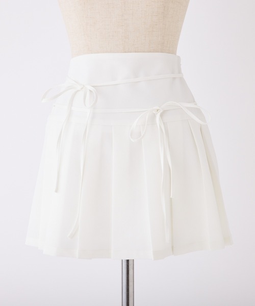 one after another NICE CLAUP（ワンアフターアナザーナイスクラップ）の「【サイズ展開あり】リボンプリーツミニスカート（スカート・レディース・杢グレー/オフホワイト/ブラック/ブラウン/ネイビー・MEDIUM/SMALL）」の6枚目の写真