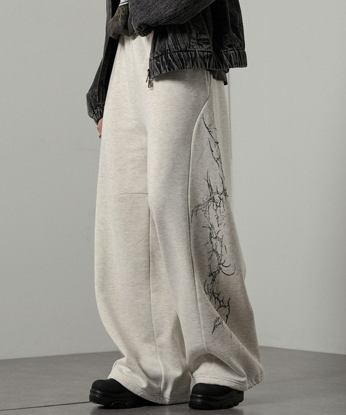 Alfred Alex（アルフレッドアレックス）の「【Alfred Alex 】クラックプリント裾ドローコードワイドスウェットパンツ（スウェットパンツ・メンズ・ブラック/グレー・S/M/L）」の21枚目の写真