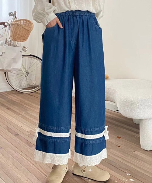 aimoha(アイモハ)の「レース付きデニムワイドパンツ(デニムパンツ・レディース・ライトブルー/ネイビー・FREE)」の2枚目の写真