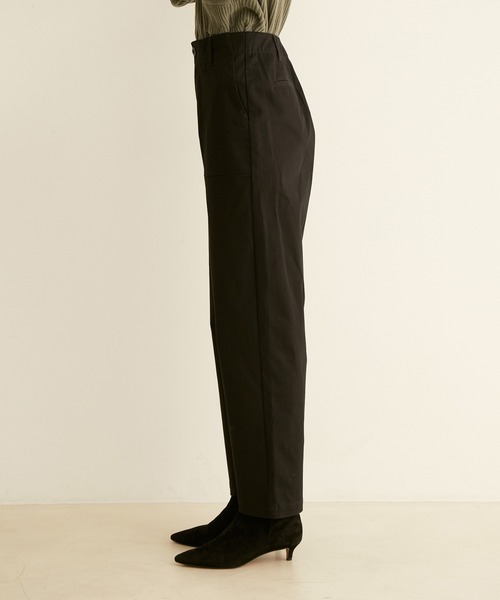 SALON adam et rope'（サロン アダム エ ロペ）の「【ZOZOTOWN限定】ストレッチチノべイカーパンツ（チノパンツ・レディース・ブラック/ベージュ/カーキ・マルチサイズ）」の11枚目の写真