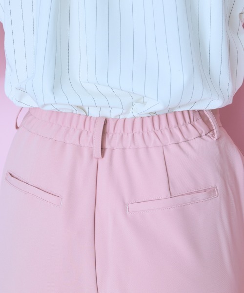 marun（マルン）の「＜大きいサイズ＞異素材フリル裾パール調テーパードパンツ　marun（その他パンツ・レディース・ピンク/ブラック・L/LL/3L/4L/5L）」の14枚目の写真