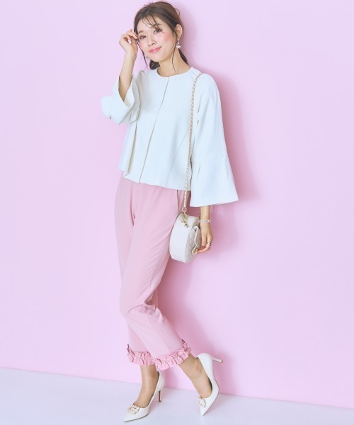 marun（マルン）の「＜大きいサイズ＞異素材フリル裾パール調テーパードパンツ　marun（その他パンツ・レディース・ピンク/ブラック・L/LL/3L/4L/5L）」の3枚目の写真