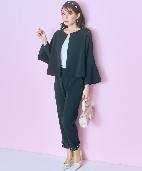 marun（マルン）の「＜大きいサイズ＞異素材フリル裾パール調テーパードパンツ　marun（その他パンツ・レディース・ピンク/ブラック・L/LL/3L/4L/5L）」の6枚目の写真