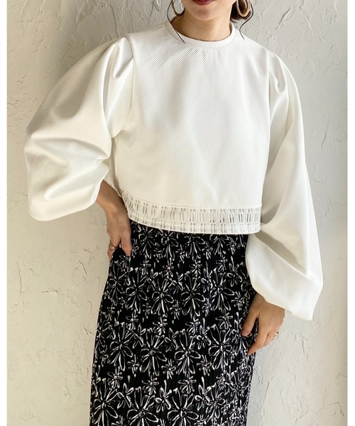 She's Closet（シーズクローゼット）の「ボリュームスリーブ長袖ショート丈シアーレースドッキングカットソーブラウス（シャツ/ブラウス・レディース・ブラック/アイボリー/オフホワイト/グリーン・FREE）」の21枚目の写真