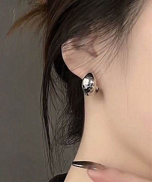 LUGG NAGG（ラグナグ）の「【LUGG NAGG】ドロップフープピアス（ピアス（両耳用）・レディース・ゴールド/シルバー・FREE）」の20枚目の写真