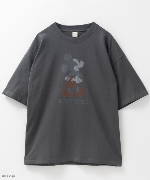 Disney(ディズニー)の「Disney ミッキープリントTee(Tシャツ/カットソー・メンズ・ダークブルー/オレンジ系/アイボリー/ブラック・M/L/XL)」の1枚目の写真