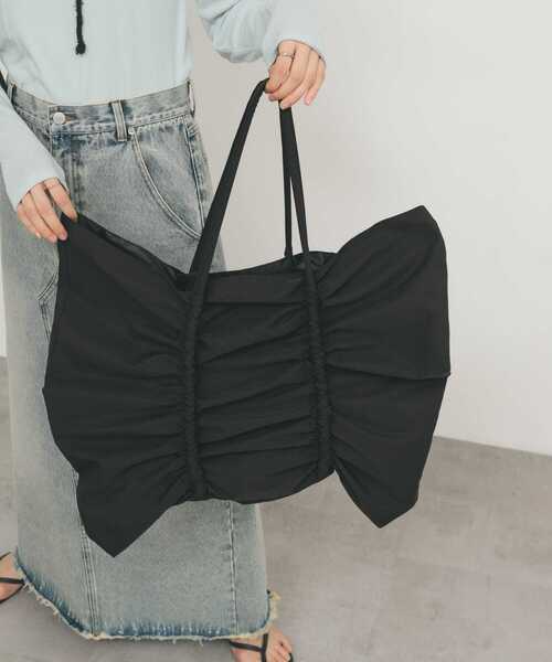 KBF（ケイビーエフ）の「ビッグショルダーギャザーBAG（ショルダーバッグ・レディース・アイボリー/ブラック・ONE）」の10枚目の写真