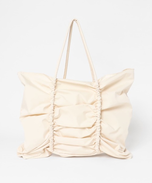 KBF（ケイビーエフ）の「ビッグショルダーギャザーBAG（ショルダーバッグ・レディース・アイボリー/ブラック・ONE）」の14枚目の写真
