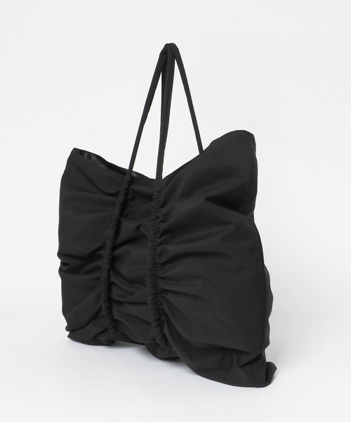 KBF（ケイビーエフ）の「ビッグショルダーギャザーBAG（ショルダーバッグ・レディース・アイボリー/ブラック・ONE）」の16枚目の写真