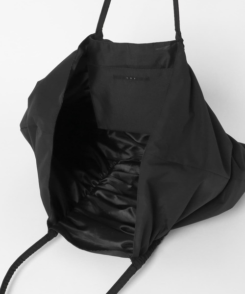 KBF（ケイビーエフ）の「ビッグショルダーギャザーBAG（ショルダーバッグ・レディース・アイボリー/ブラック・ONE）」の18枚目の写真