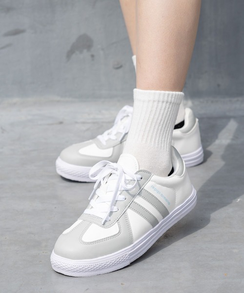 repipi armario（レピピ アルマリオ）の「【晴雨兼用】ハレアメデイリースニーカー（スニーカー・キッズ・グレー/ブラック・LARGE/MEDIUM/SMALL）」の2枚目の写真