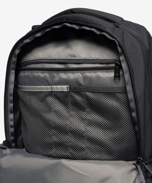 THE NORTH FACE(ザノースフェイス)の「THE NORTH FACE/ザ・ノース・フェイス バックパック PIVOTER ピボター 26L NM82461(バックパック/リュック・メンズ・ブラック/ダークブルー・FREE)」の15枚目の写真